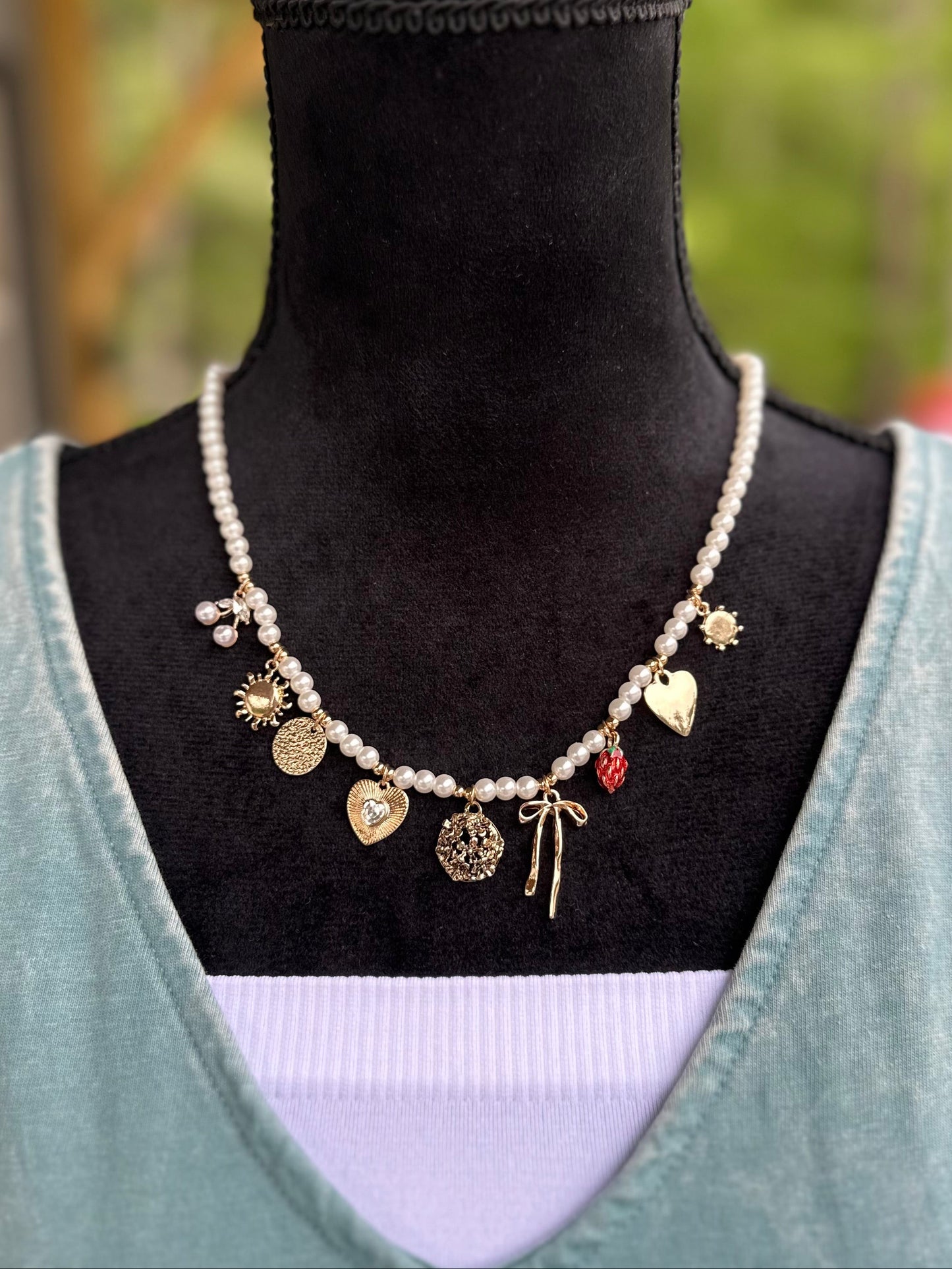 Pearl Beaded Bow Necklace