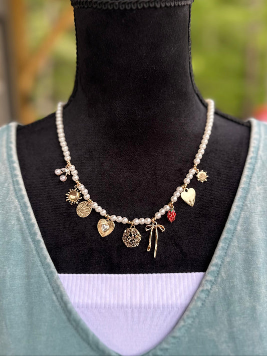 Pearl Beaded Bow Necklace