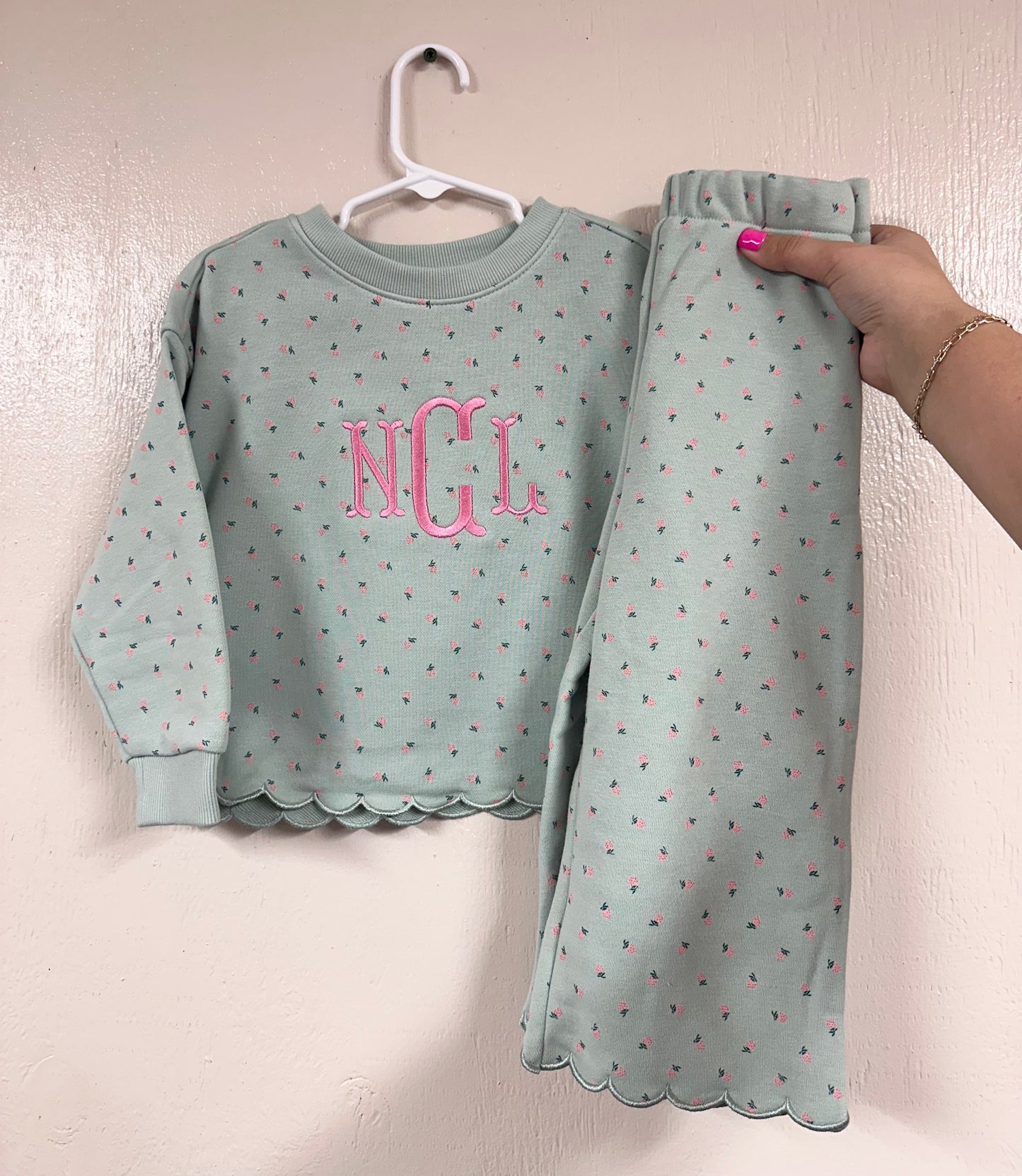 Embroidered Monogram Strawberry Scallop Set